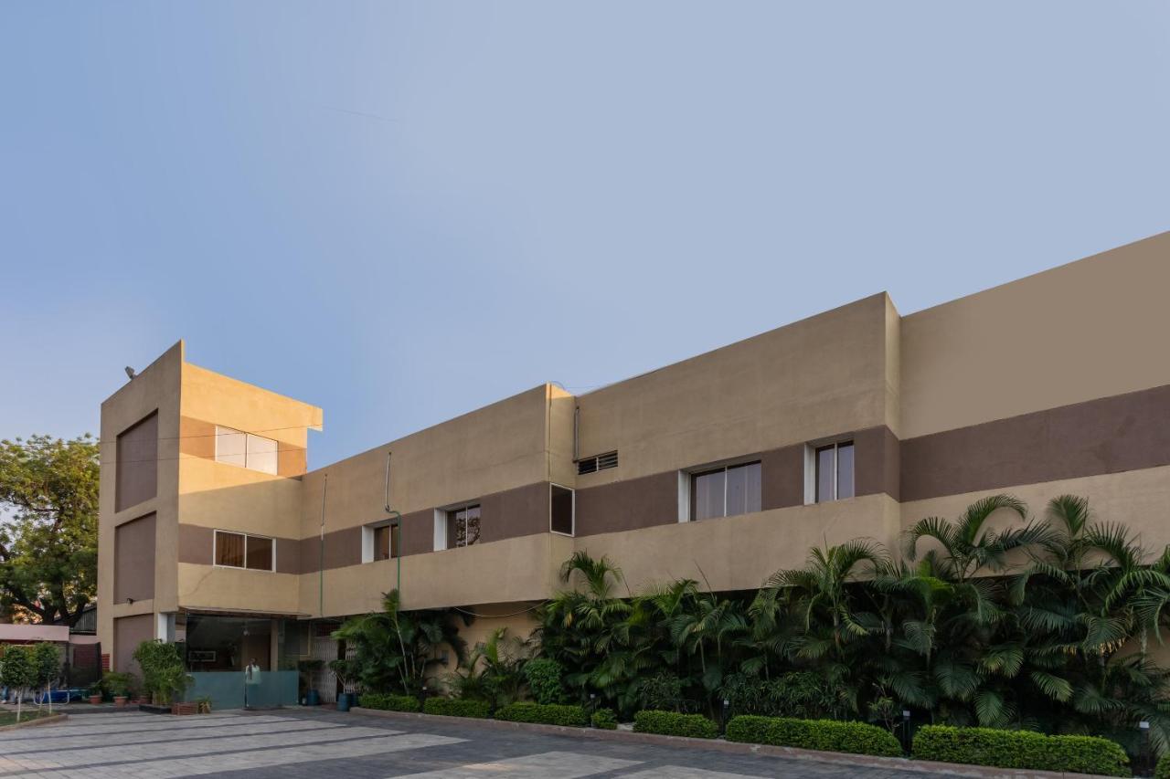 OYO 75956 Hotel Grand Rourkela Buitenkant foto